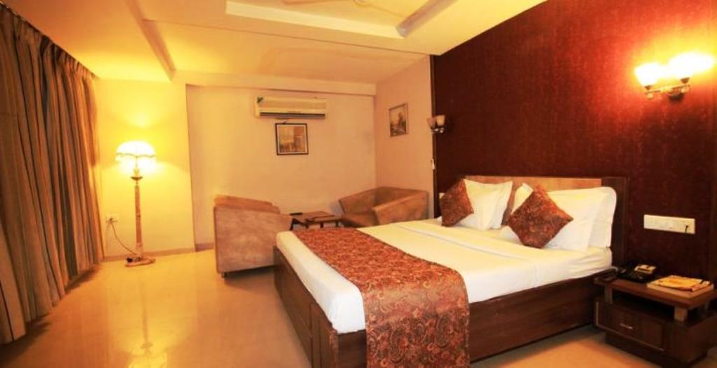 Hotel Eden Ахмедабад Номер фото