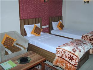 Hotel Eden Ахмедабад Экстерьер фото